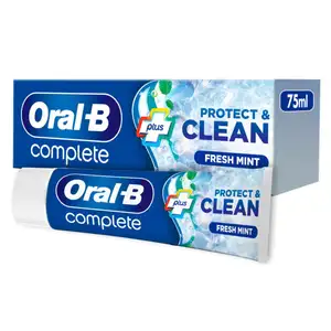Protect and Clean Fresh Mint Toothpaste - Oral-B